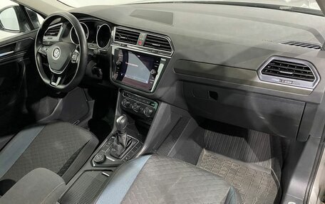 Volkswagen Tiguan II, 2019 год, 2 540 000 рублей, 11 фотография