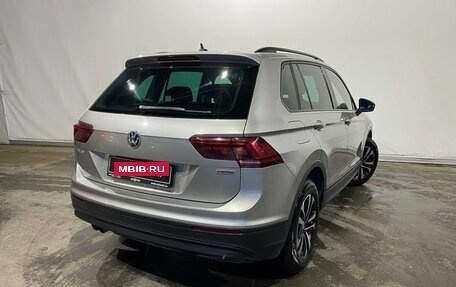 Volkswagen Tiguan II, 2019 год, 2 540 000 рублей, 6 фотография
