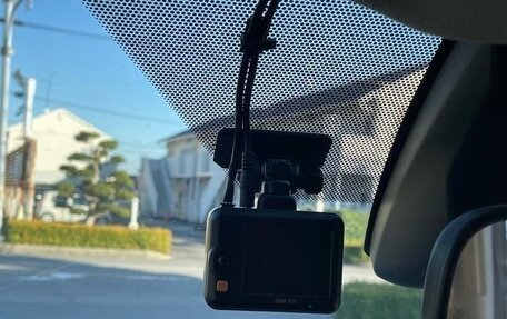 Toyota Noah III, 2018 год, 1 798 000 рублей, 16 фотография