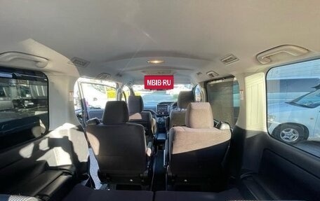 Toyota Noah III, 2018 год, 1 798 000 рублей, 26 фотография