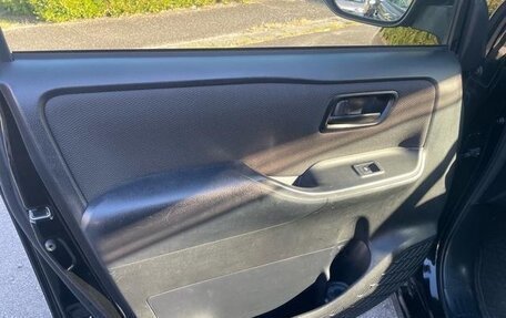 Toyota Noah III, 2018 год, 1 798 000 рублей, 40 фотография