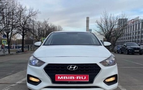 Hyundai Solaris II рестайлинг, 2018 год, 730 000 рублей, 1 фотография