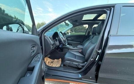 Honda Vezel, 2022 год, 2 150 000 рублей, 10 фотография
