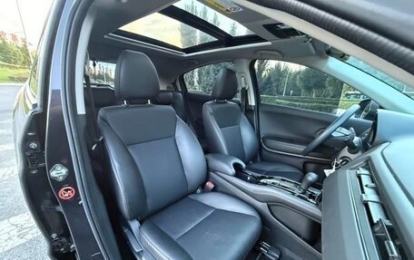 Honda Vezel, 2022 год, 2 150 000 рублей, 15 фотография