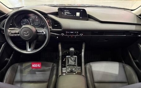 Mazda 3, 2021 год, 2 050 000 рублей, 11 фотография