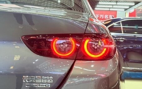 Mazda 3, 2021 год, 2 050 000 рублей, 15 фотография