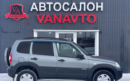 Chevrolet Niva I рестайлинг, 2018 год, 750 000 рублей, 4 фотография