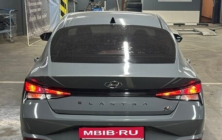 Hyundai Elantra, 2021 год, 2 350 000 рублей, 3 фотография