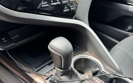 Toyota Camry, 2020 год, 2 800 000 рублей, 10 фотография