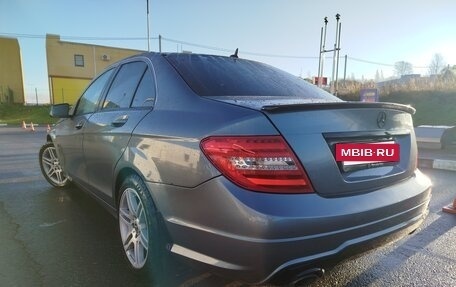 Mercedes-Benz C-Класс, 2011 год, 1 050 000 рублей, 2 фотография