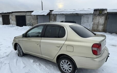 Toyota Platz, 1999 год, 370 000 рублей, 2 фотография