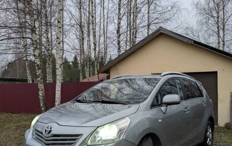 Toyota Verso I, 2010 год, 820 000 рублей, 4 фотография