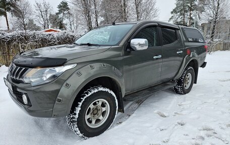 Mitsubishi L200 IV рестайлинг, 2017 год, 2 800 000 рублей, 3 фотография