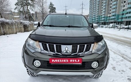 Mitsubishi L200 IV рестайлинг, 2017 год, 2 800 000 рублей, 2 фотография