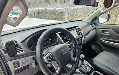 Mitsubishi L200 IV рестайлинг, 2017 год, 2 800 000 рублей, 10 фотография