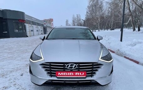 Hyundai Sonata VIII, 2021 год, 2 650 000 рублей, 3 фотография