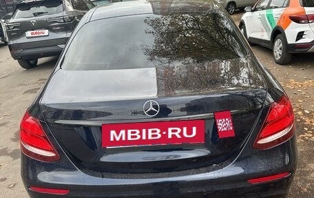 Mercedes-Benz E-Класс, 2019 год, 3 800 000 рублей, 4 фотография