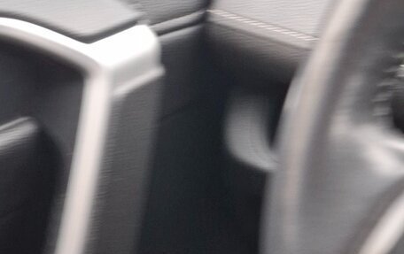 Toyota RAV4, 2020 год, 3 250 000 рублей, 13 фотография