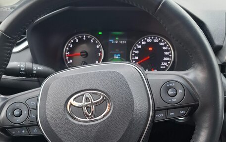 Toyota RAV4, 2020 год, 3 250 000 рублей, 14 фотография