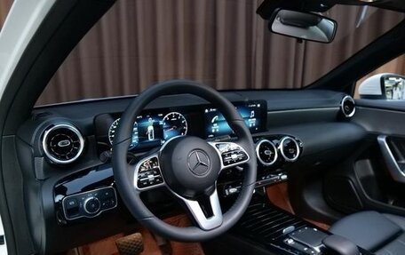 Mercedes-Benz A-Класс, 2022 год, 2 250 000 рублей, 9 фотография