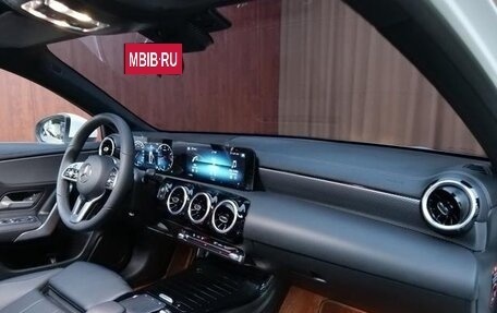 Mercedes-Benz A-Класс, 2022 год, 2 250 000 рублей, 8 фотография