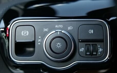 Mercedes-Benz A-Класс, 2022 год, 2 250 000 рублей, 16 фотография