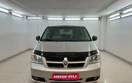 Dodge Caravan V, 2010 год, 1 280 000 рублей, 2 фотография