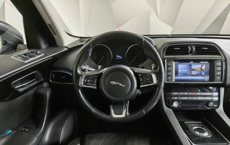 Jaguar F-Pace, 2017 год, 2 535 000 рублей, 20 фотография