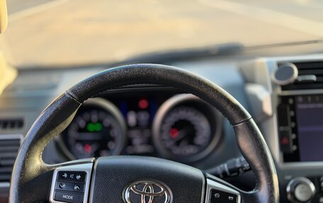 Toyota Land Cruiser Prado 150 рестайлинг 2, 2015 год, 3 649 000 рублей, 9 фотография