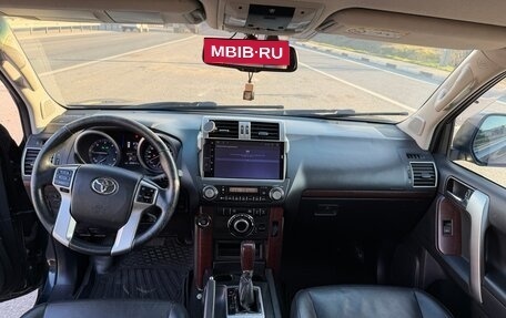 Toyota Land Cruiser Prado 150 рестайлинг 2, 2015 год, 3 649 000 рублей, 10 фотография