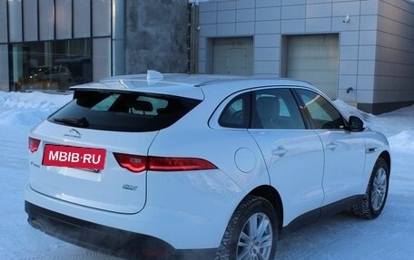 Jaguar F-Pace, 2017 год, 4 200 000 рублей, 5 фотография