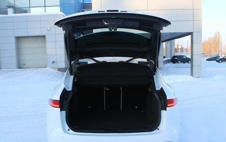 Jaguar F-Pace, 2017 год, 4 200 000 рублей, 15 фотография