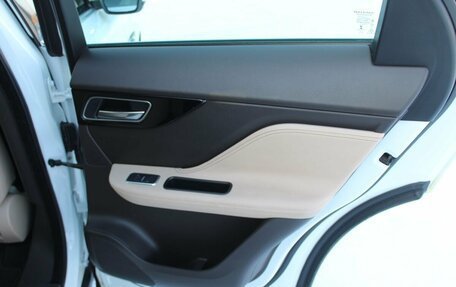 Jaguar F-Pace, 2017 год, 4 200 000 рублей, 21 фотография