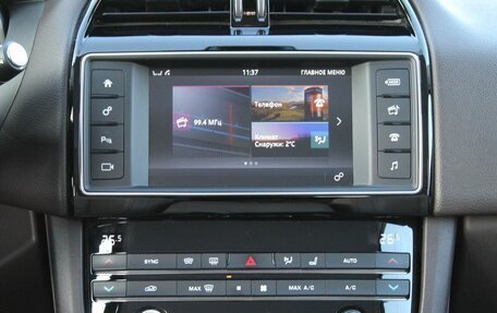 Jaguar F-Pace, 2017 год, 4 200 000 рублей, 20 фотография