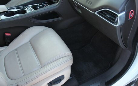 Jaguar F-Pace, 2017 год, 4 200 000 рублей, 25 фотография