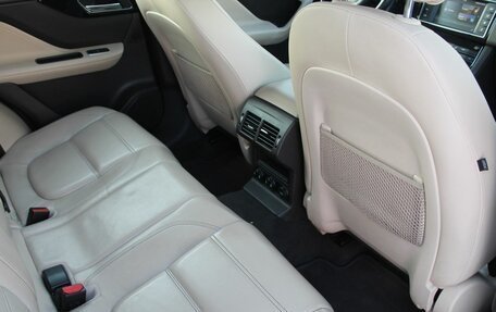 Jaguar F-Pace, 2017 год, 4 200 000 рублей, 22 фотография