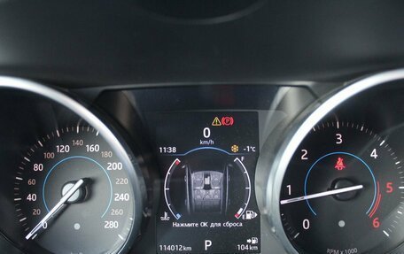 Jaguar F-Pace, 2017 год, 4 200 000 рублей, 26 фотография