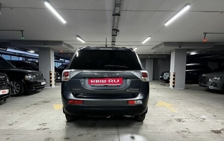 Mitsubishi Outlander III рестайлинг 3, 2014 год, 1 550 000 рублей, 5 фотография