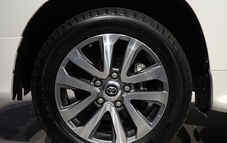 Toyota Land Cruiser 200, 2018 год, 8 500 000 рублей, 12 фотография