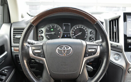 Toyota Land Cruiser 200, 2018 год, 8 500 000 рублей, 14 фотография