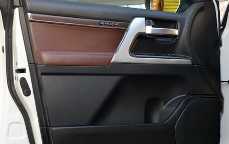 Toyota Land Cruiser 200, 2018 год, 8 500 000 рублей, 24 фотография