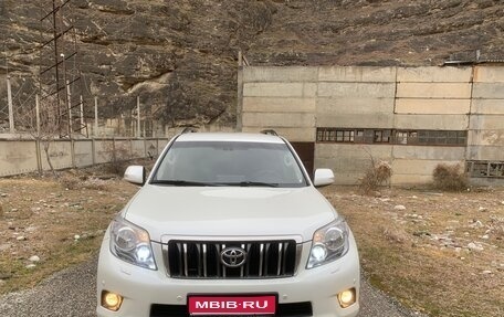 Toyota Land Cruiser Prado 150 рестайлинг 2, 2013 год, 2 750 000 рублей, 1 фотография