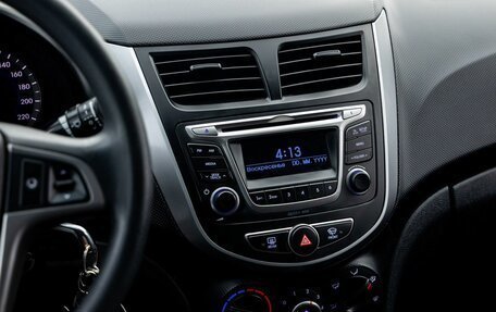 Hyundai Solaris II рестайлинг, 2015 год, 800 000 рублей, 20 фотография