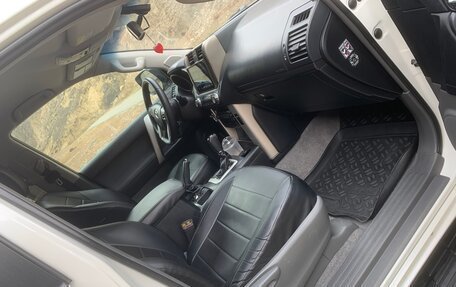 Toyota Land Cruiser Prado 150 рестайлинг 2, 2013 год, 2 750 000 рублей, 10 фотография