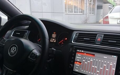 Volkswagen Jetta VI, 2013 год, 880 000 рублей, 11 фотография