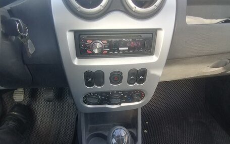 Renault Logan I, 2013 год, 750 000 рублей, 7 фотография