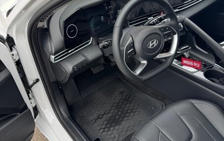 Hyundai Elantra, 2024 год, 2 320 000 рублей, 13 фотография