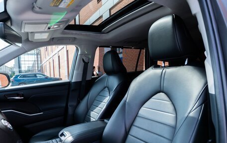 Toyota Highlander, 2022 год, 4 950 000 рублей, 21 фотография