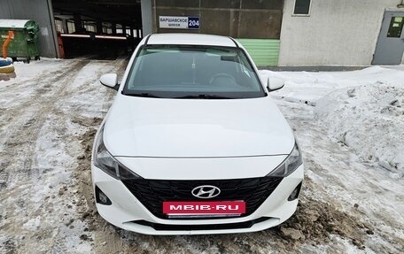 Hyundai Solaris II рестайлинг, 2022 год, 1 750 000 рублей, 2 фотография