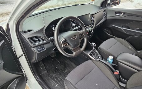 Hyundai Solaris II рестайлинг, 2022 год, 1 750 000 рублей, 9 фотография